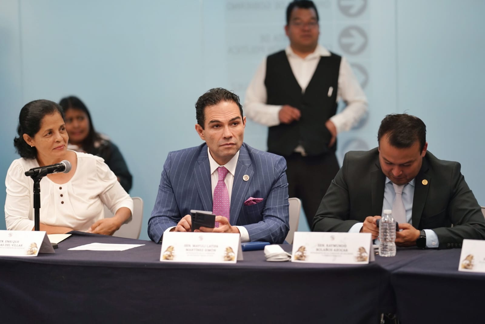 ENRIQUE VARGAS-SENADOR (1)