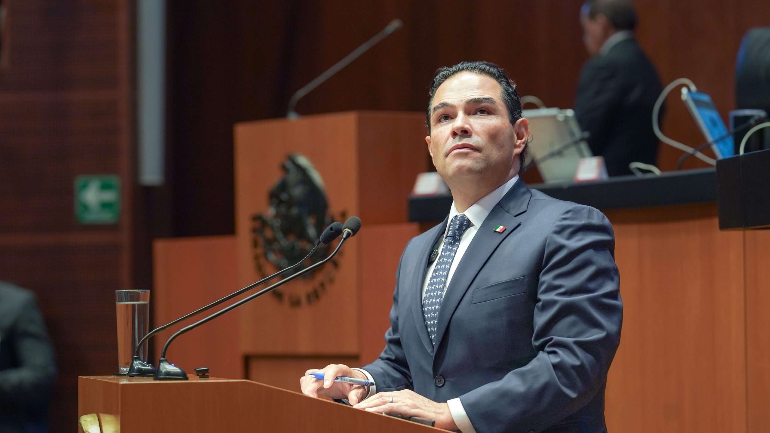 ENRIQUE VARGAS-SENADOR (3)