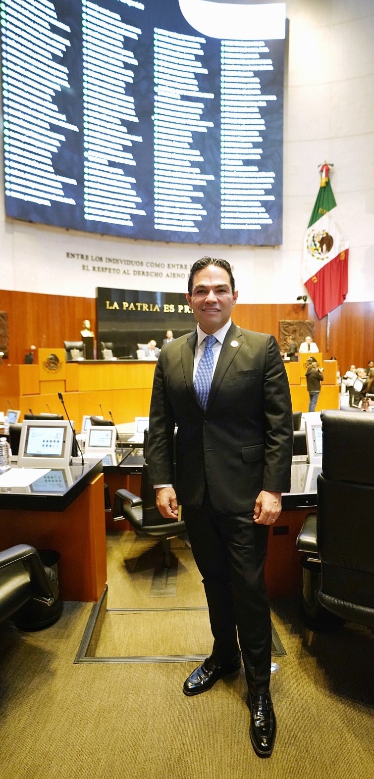 ENRIQUE VARGAS-SENADOR (2)