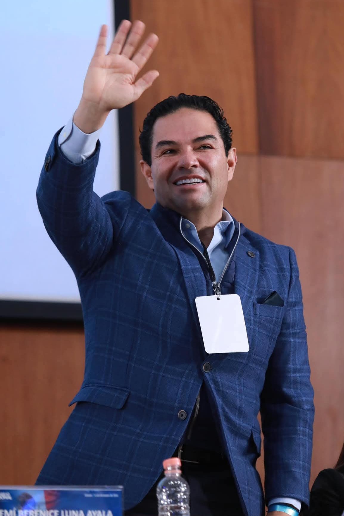 ENRIQUE VARGAS-SENADOR