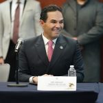 COMISIONES UNIDAS DEL SENADO APRUEBAN INICIATIVAS DE ENRIQUE VARGAS PARA PROTEGER A MAESTRAS Y MAESTROS DE LA VIOLENCIA EN ESCUELAS