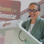 AZUCENA CISNEROS ENTREGA BECAS PARA PASAJE A 5 MIL UNIVERSITARIOS