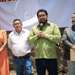 ALCALDE ISAAC MONTOYA REAFIRMA COMPROMISO CON LA EDUCACIÓN Y ATIENDE PETICIÓN IGNORADA POR UNA DÉCADA EN ESCUELA